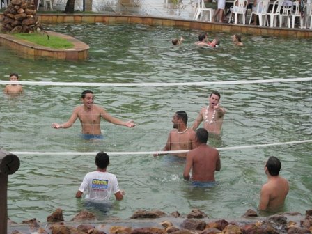 Jogo de aqua-vôlei no Ma-noa Park - Maxaranguape/RN