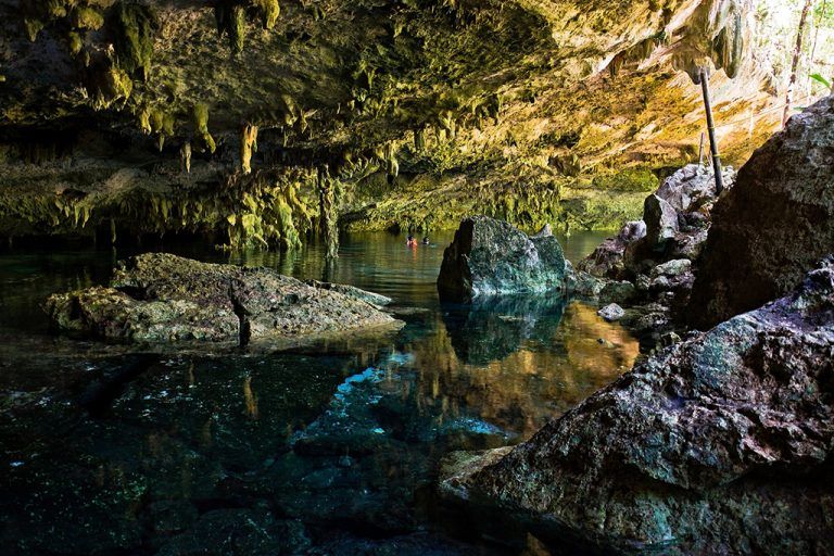 Cenote dos ojos - Roteiro em Cancún