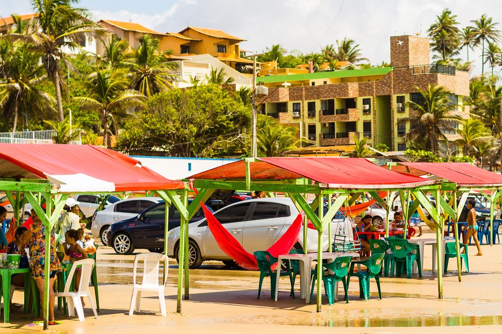 Deitar na rede pra curtir a praia - em São Luís, tem!