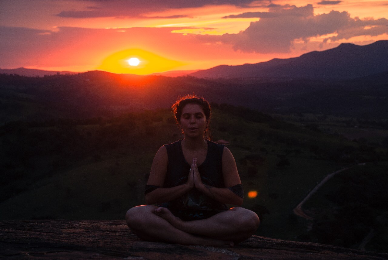 Aula de yoga no sunset - pós inhotim