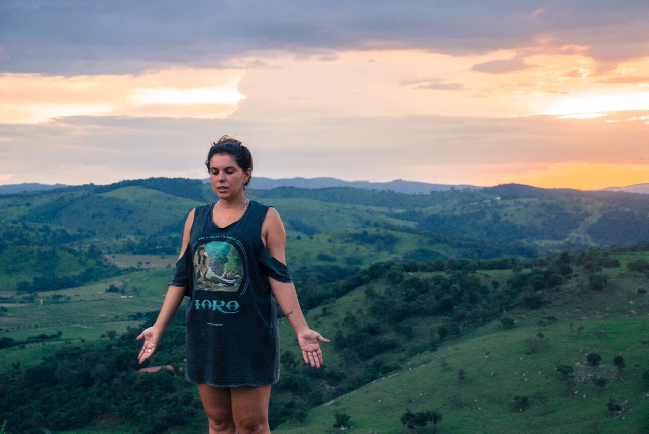 Aula de yoga no sunset - pós inhotim