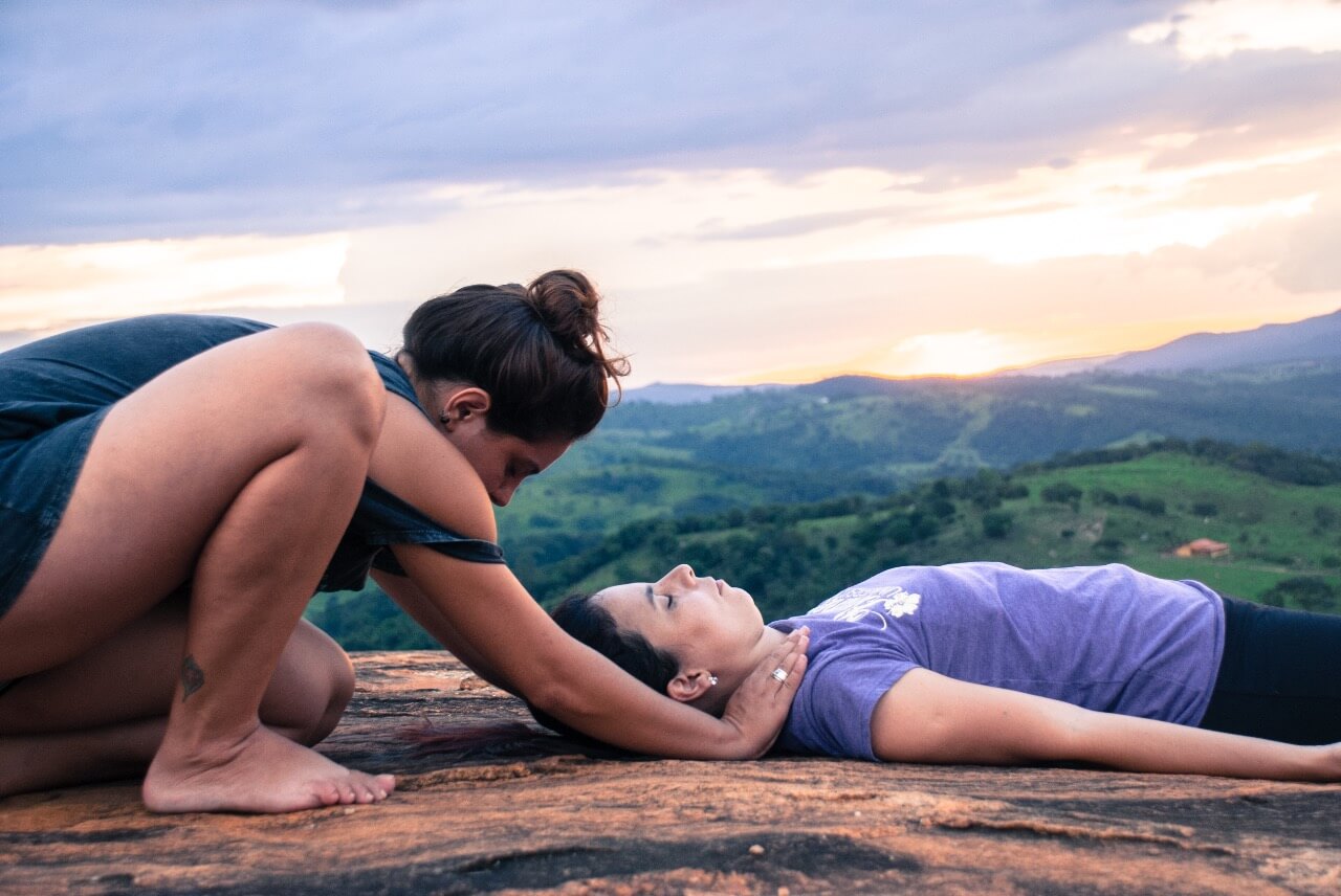 Aula de yoga no sunset - pós inhotim