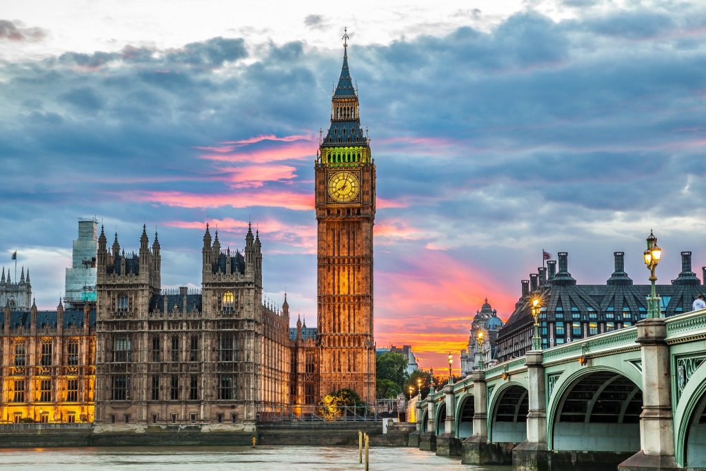 Big ben fica na Grande Londres, mas não fica na 