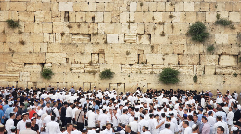 Muro das Lamentações durante o Shabbat em Jerusalém