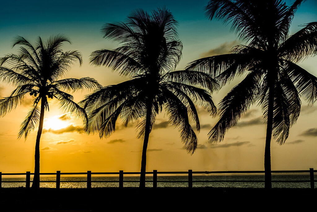 Pôr do sol na Ponta Dareia em frente ao Brisamar Hotel em São Luís do Maranhão