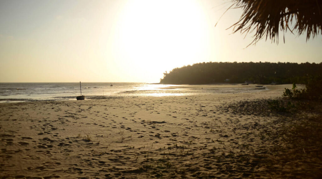 Praia na isolada Ilha do Medo, em São Luís do Maranhão.