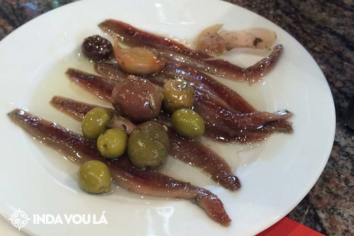 peixe cru no mercado na espanha