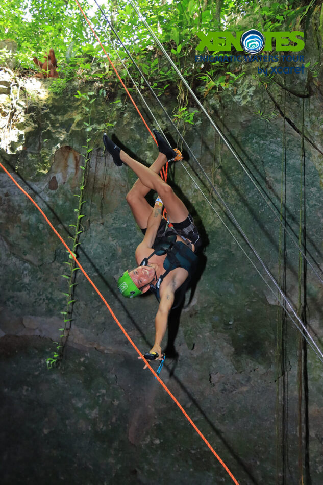 Rappel no xenotes tipo caverna fechada