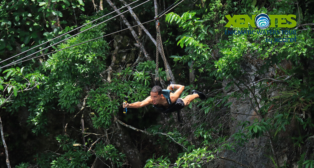 Tirolesa no Xenotes semi-aberto