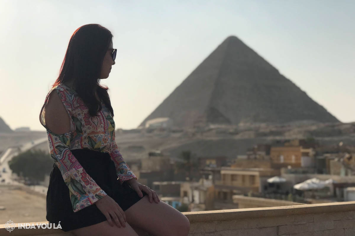 Vista das pirâmides do hotel que fiquei no Cairo, Egito