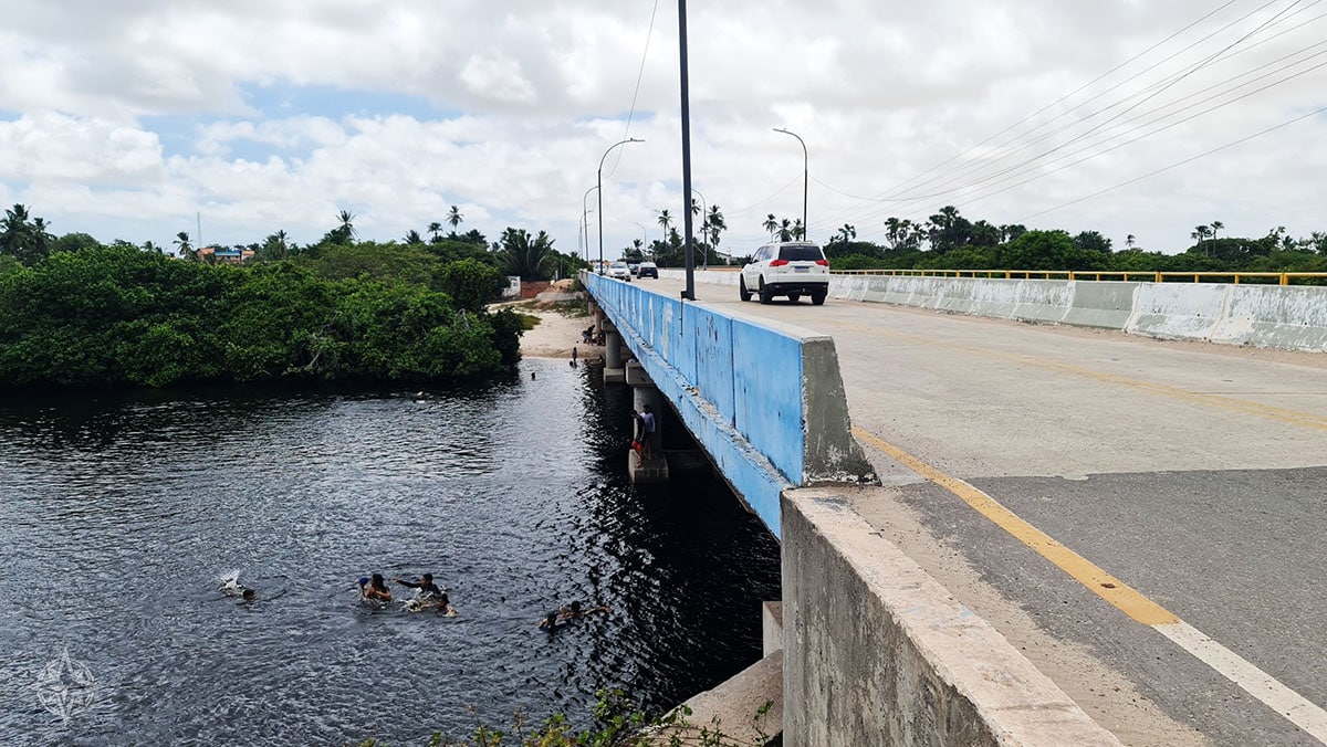 Ponte sobre o Rio Alegre, que permitiu a chegada de carros em Santo Amaro