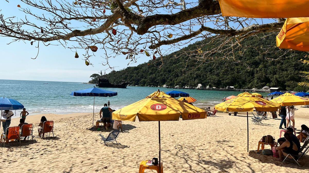 almoço na praia de laranjeiras