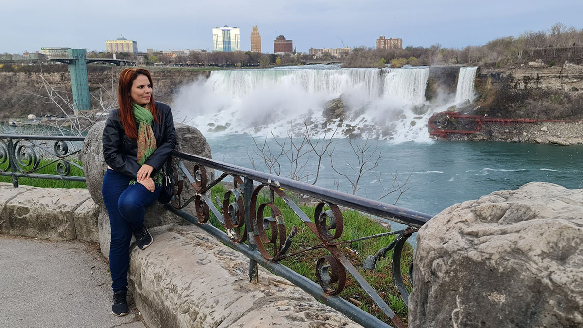 American Falls e Bridal Veil vistas a partir do lado canadense das Cataratas